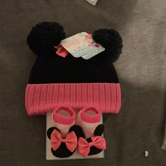 Disney Accessories Disney Baby Minnie Mouse Hat In Sock Set Poshmark